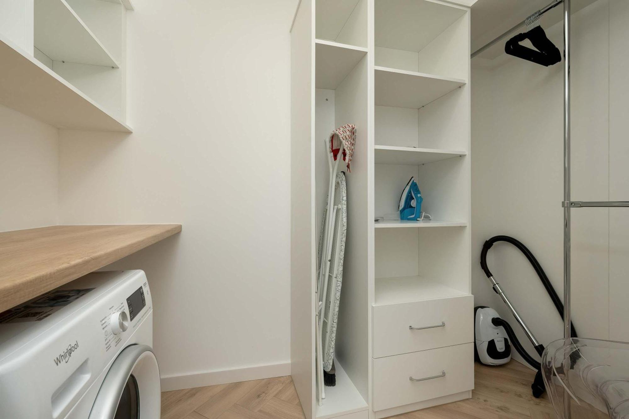 Near Centre Of With Ac And Parking By Renters Prestige Apartmán Vratislav